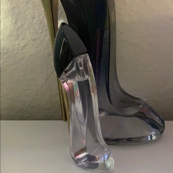 Meet your Posher, Caroline - Picture 1 of 1